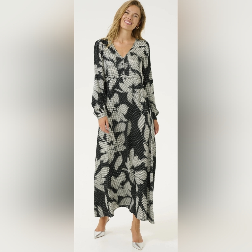 NWT Cream Clothing CROmma Floral Maxi Dress